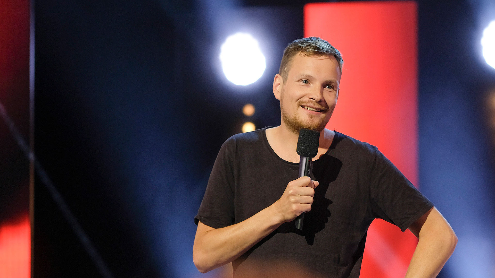 "Man kann Kunst sehr lustig vermitteln." | Jakob Schwerdtfeger über Kunst und Comedy