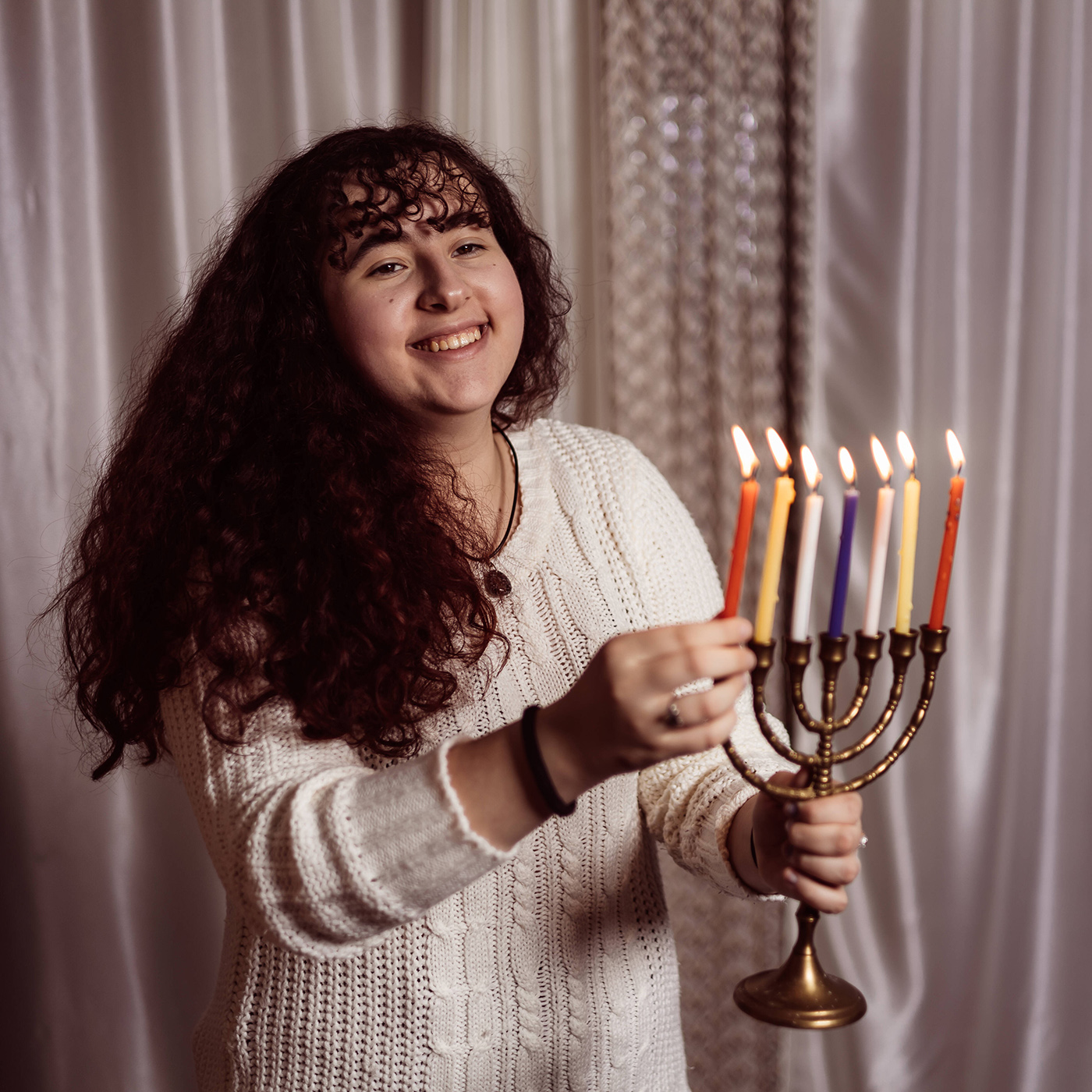 "Alltags-Antisemitismus passiert überall." | Laura Cazés über jüdische Lebenswelten in Deutschland