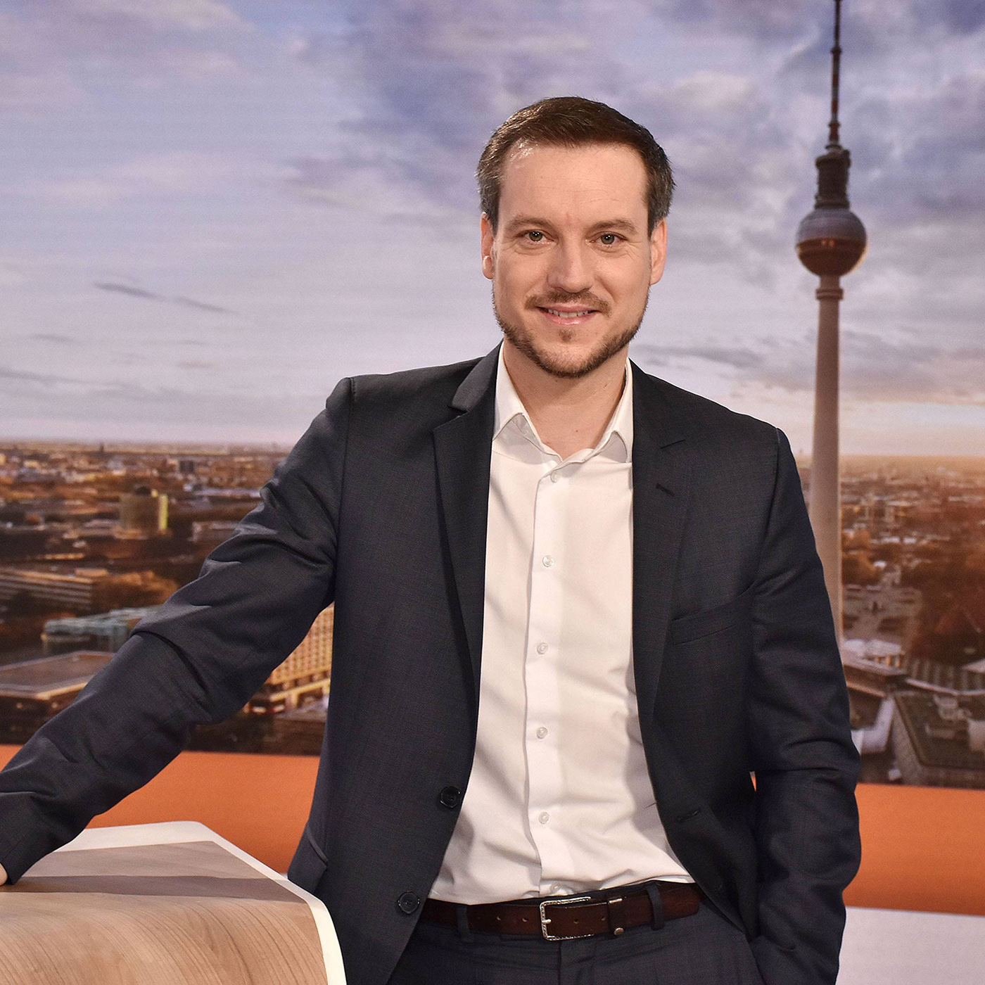 "Ich versuche, die Sprachlosigkeit zu durchbrechen." | Andreas Wunn über komplizierte Familiengeschichten