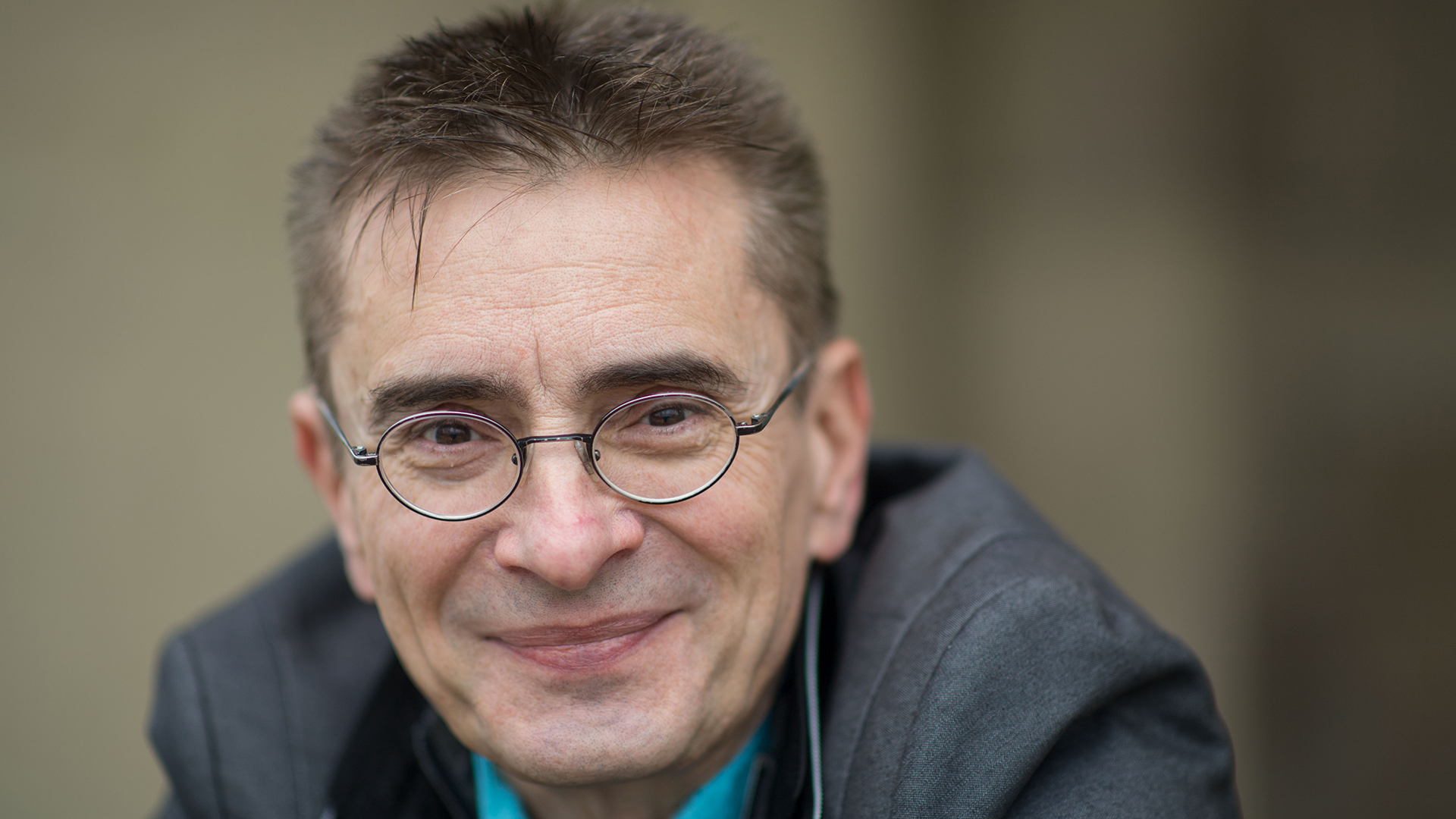 "Ich mache mir jede Regierung zum Kabarettabel." | Zum 70. Geburtstag von Mathias Richling