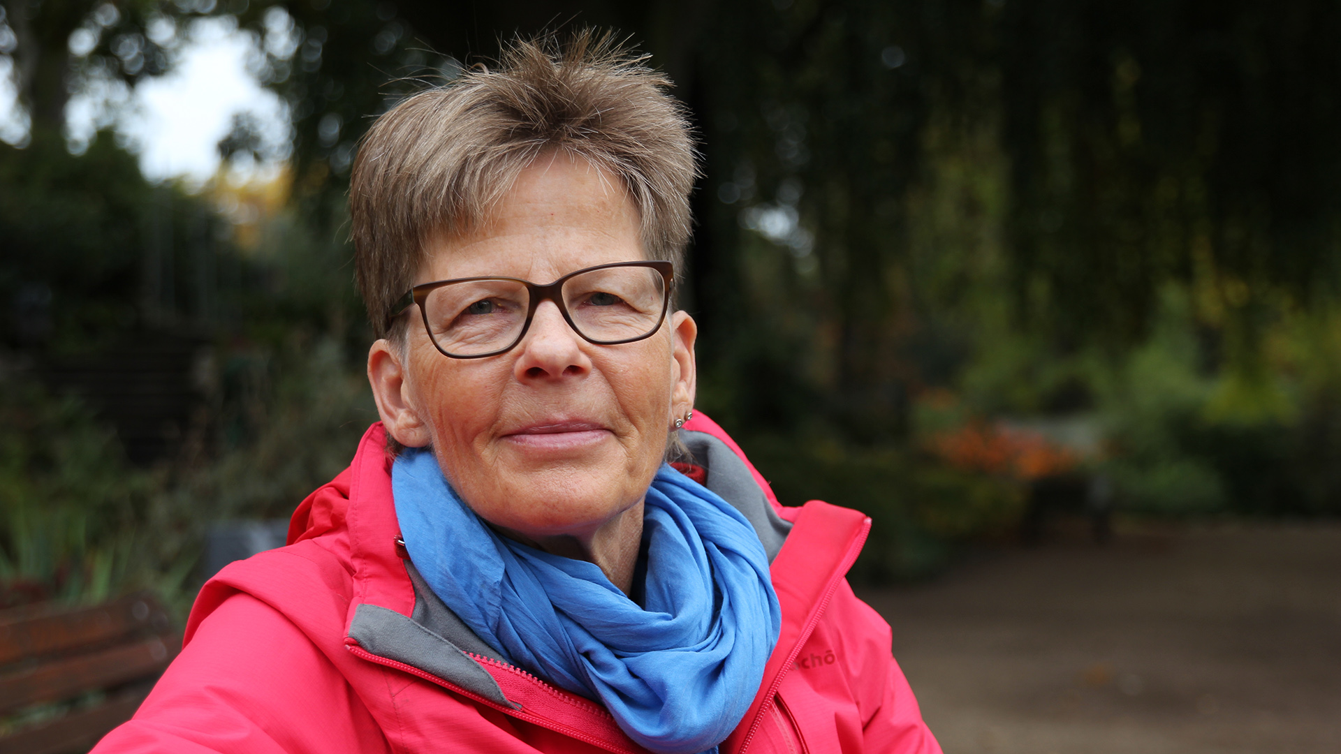"Die Gewaltbereitschaft gegen soziale Minderheiten hat deutlich zugenommen." | Constance Ohms, "Queer-Kämpferin"