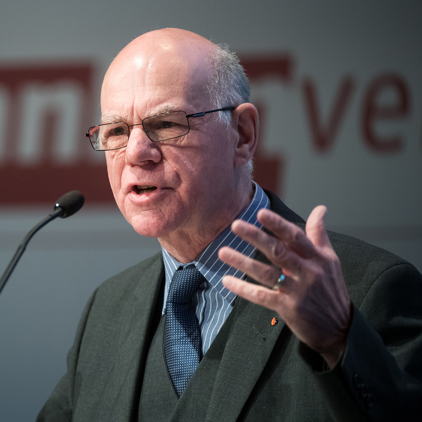 "Die Glocke des Bundestagspräsidenten habe ich nur einmal benutzt." | Norbert Lammert, Politiker