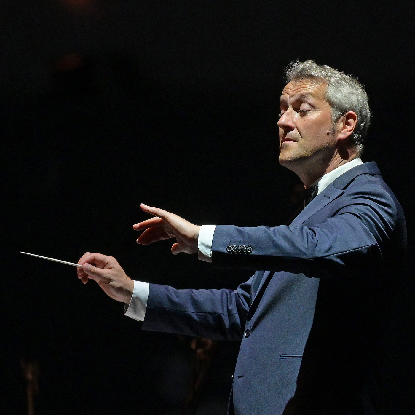 “Ich muss mit den Musikern atmen.“ | Markus Poschner, Dirigent