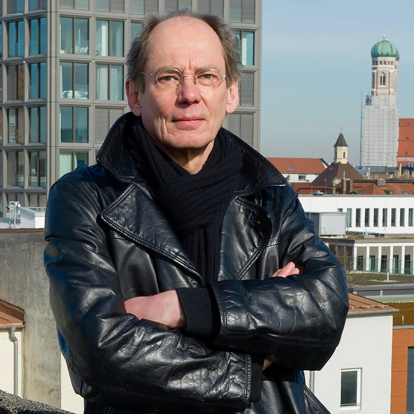 "Man ist es seinen Lesern schuldig, in jedem Buch etwas Neues zu versuchen." | Franz-Maria Sonner, Schriftsteller