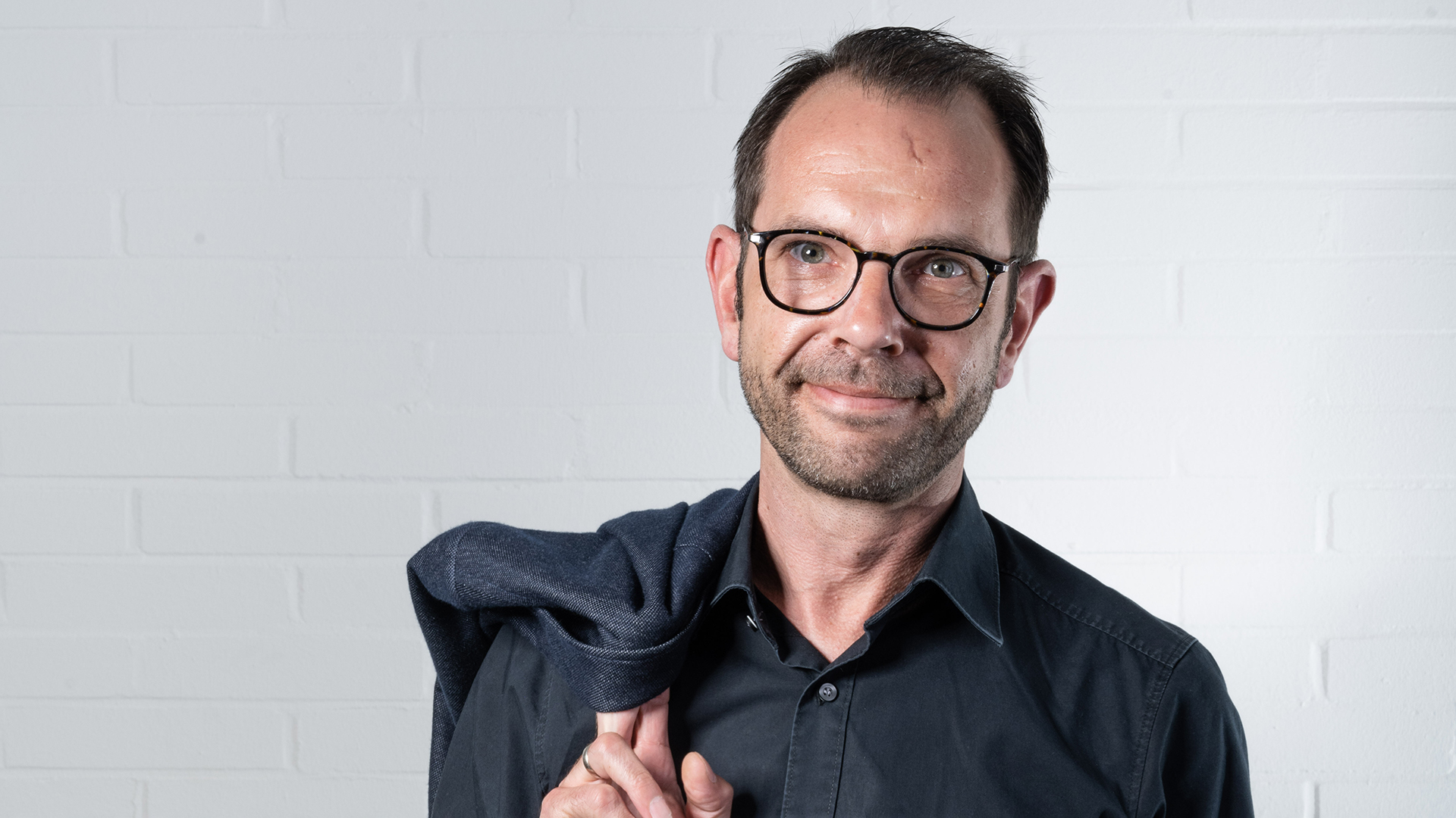 “Es gibt eine große Hilflosigkeit, die ich völlig nachvollziehen kann.“ | Reiner Becker, Demokratiezentrum Hessen