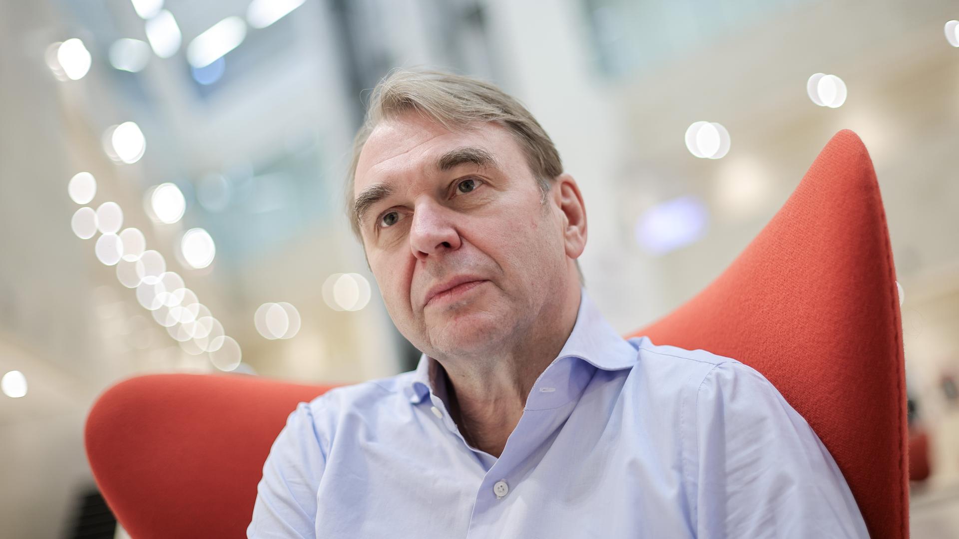 "Diskurs funktioniert nur, wenn alle die gleiche Grundlage haben"|Dirk Kurbjuweit, Chefredakteur Spiegel, Schriftsteller